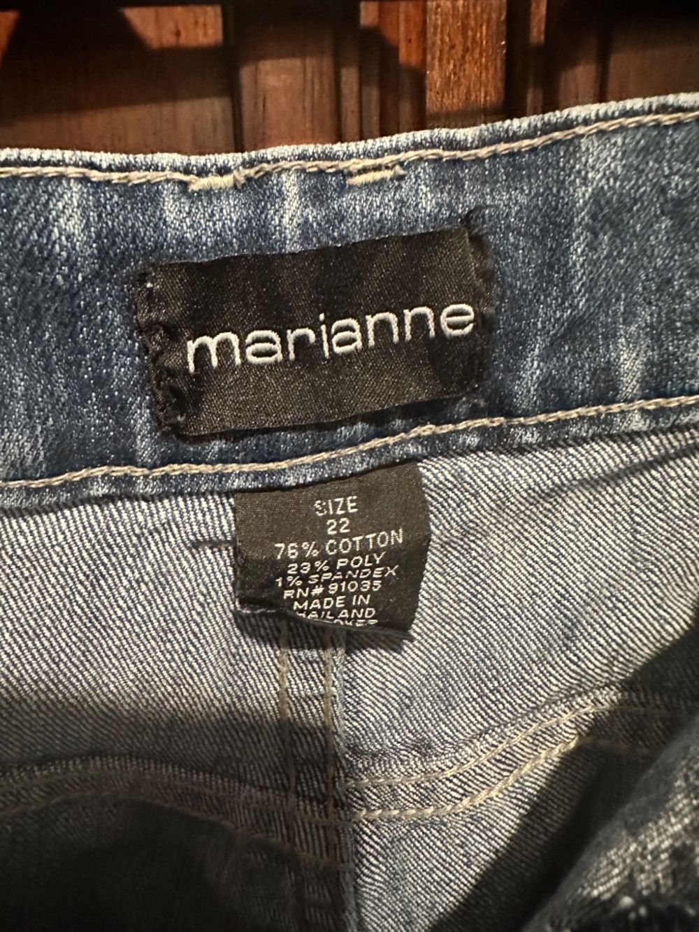22 Marianne Denim Jean Capris Satin Cheetah print cuffs Stretchy Fun! - Picture 4 of 6